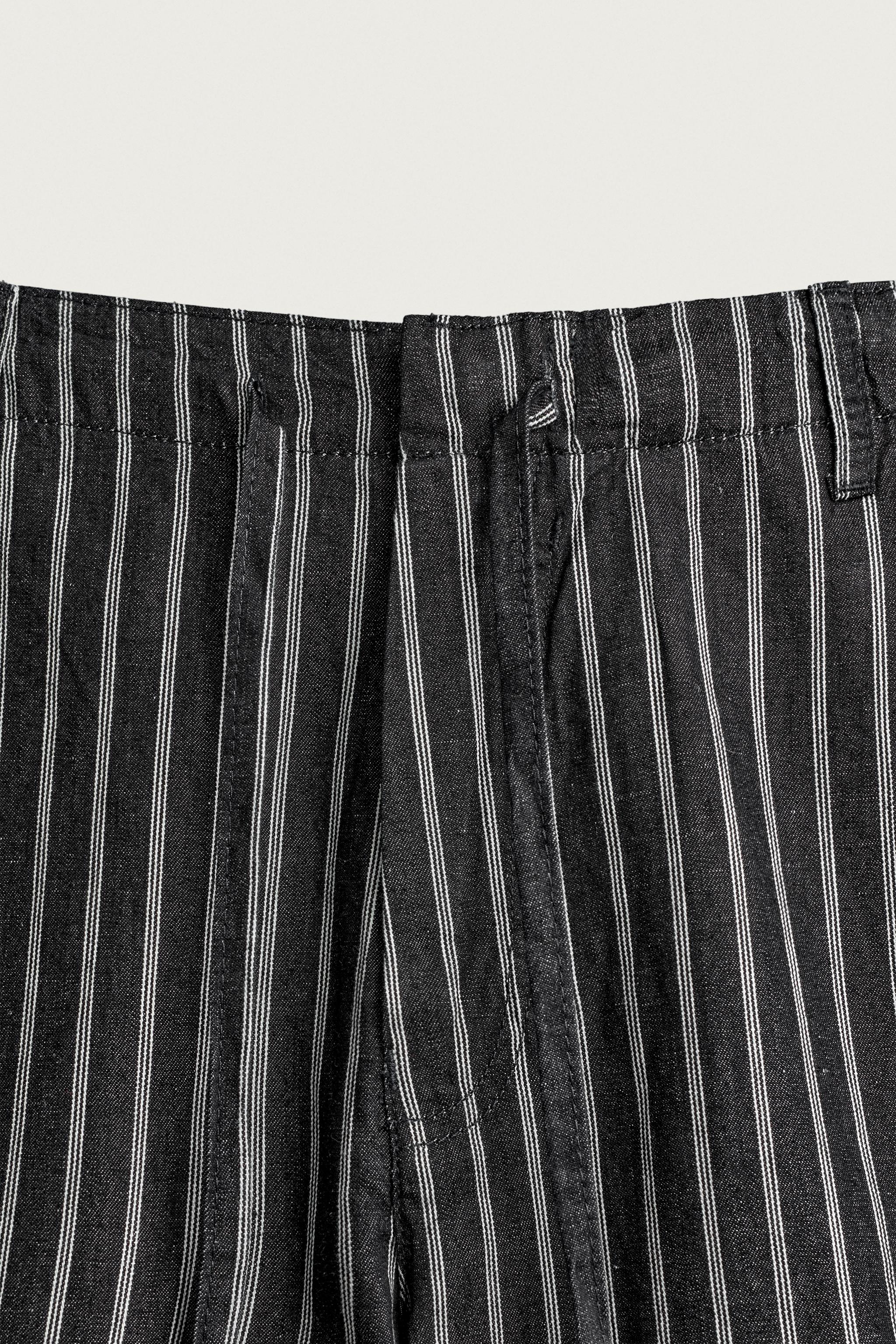 STRIPED COTTON-LINEN DENIM CARGO SHORTS